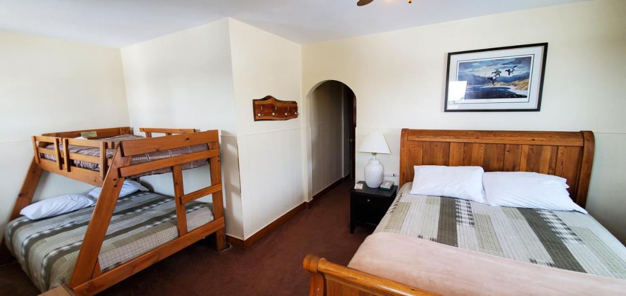 Lakewood Lodge & Restaurant Екстер'єр фото